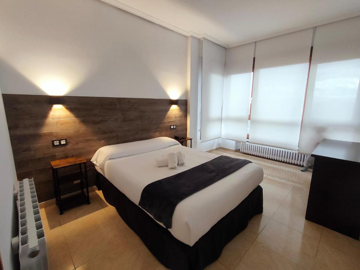 Hotel Artxanda Bilbao, Parking Gratuito En El Exterior Junto Al Hotel (Adults Only) Exteriör bild